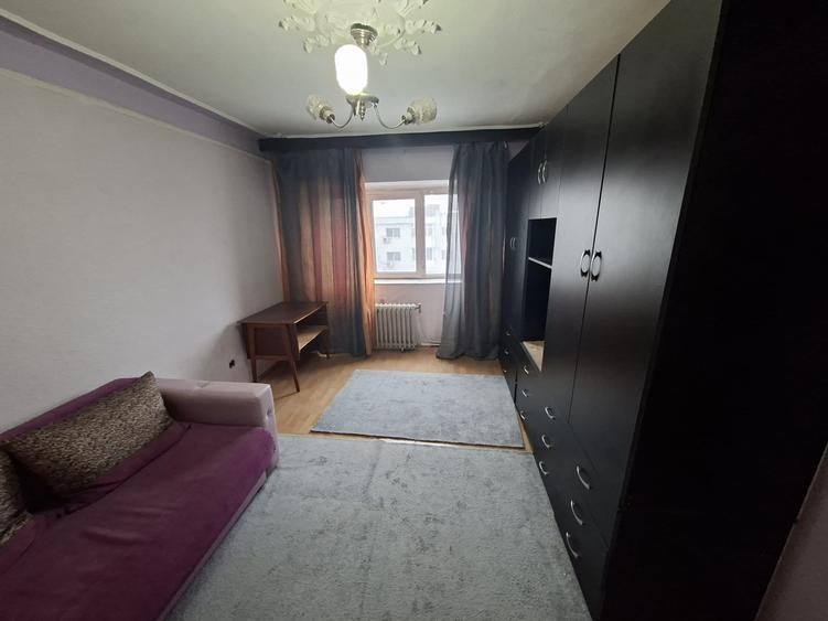 Apartament cu 2 camere, decomandat, Nicolina