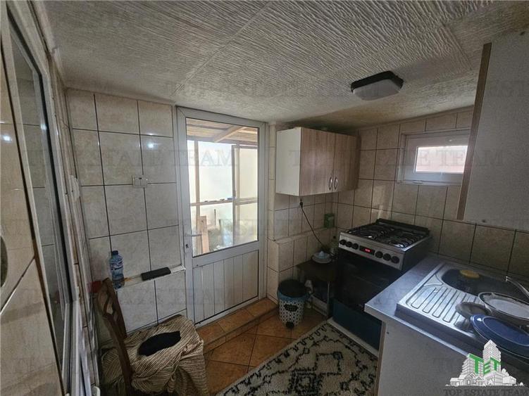 Casa individuala 3 camere, curte libera 225 mp, zona Piata Resita