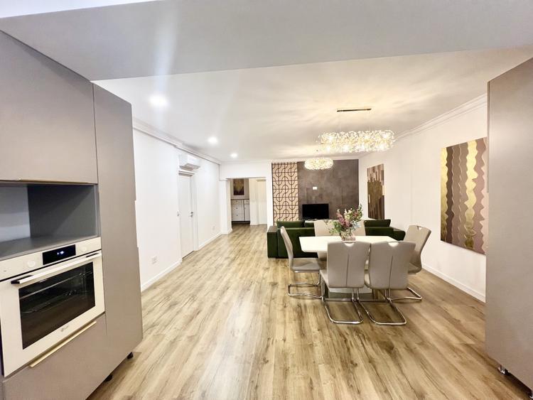 NOU / SUPERB / COMPLET MOBILAT SI UTILAT / SPATII GENEROASE