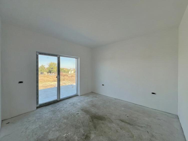 Triplex modern, 4 camere, 103 mp utili, 316 mp teren - Zona Sacalaz