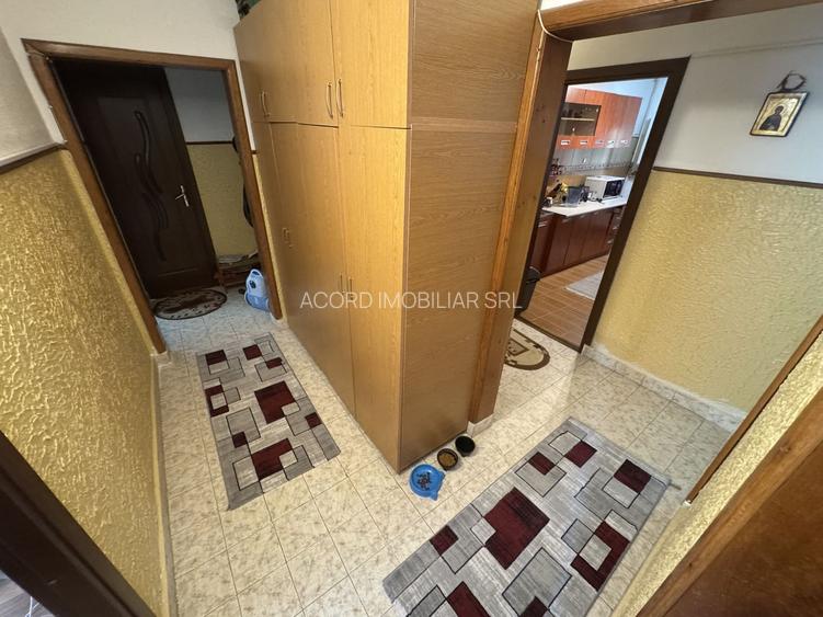 Apartament 4 camere decomandat zona Tomis 3 Etaj 1 cu Centrală proprie - 12