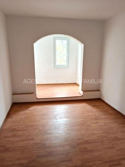 Apartament 4 camere semidecomandate, etaj 2 din 4  – Micro 39, Galați - 4