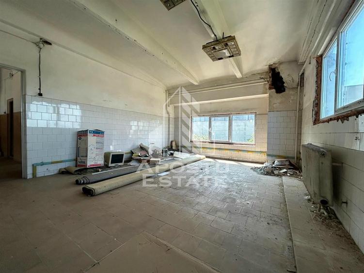 Spatiu pentru birouri240mp8 camere Zona Gai -Centura de Nord Arad