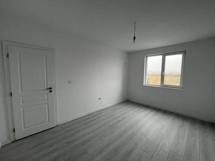 DECOMANDAT, APARTAMENT CU 2 CAMERE, GIROC