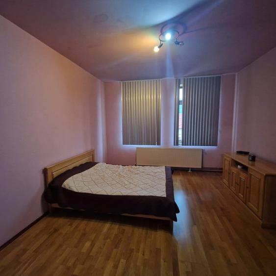 Casa cu etaj/singur in curte