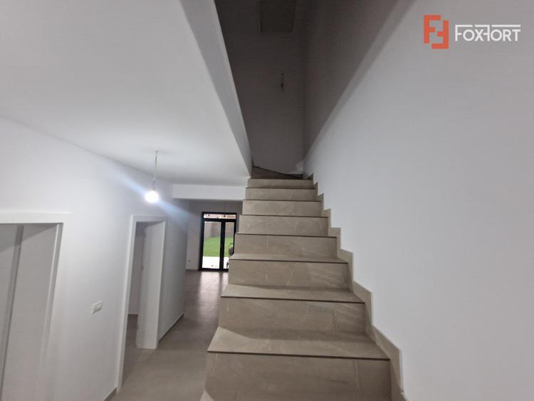 Duplex de vanzare, 4 camere, Mosnita Veche