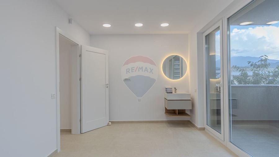 Clinica medicala-9 cabinete- URBAN PLAZA - bloc 15 parter!