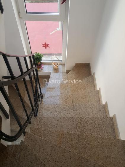 Vanzare vila zona Titulescu cu trei apartamente piscina garaj  gradina foisor - 11