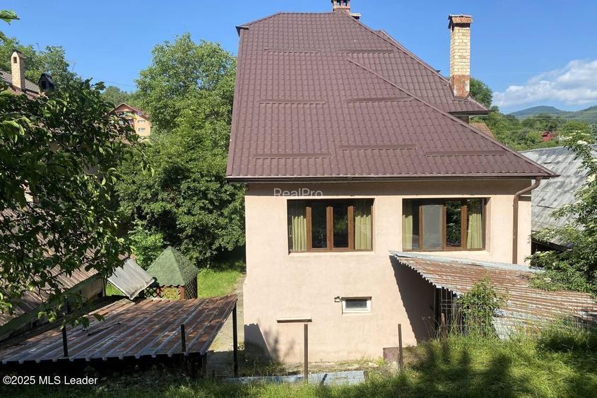 Bran - Casa pe strada Valea Portii, 223 mp, 4 dormitoare, teren 320 mp - 5