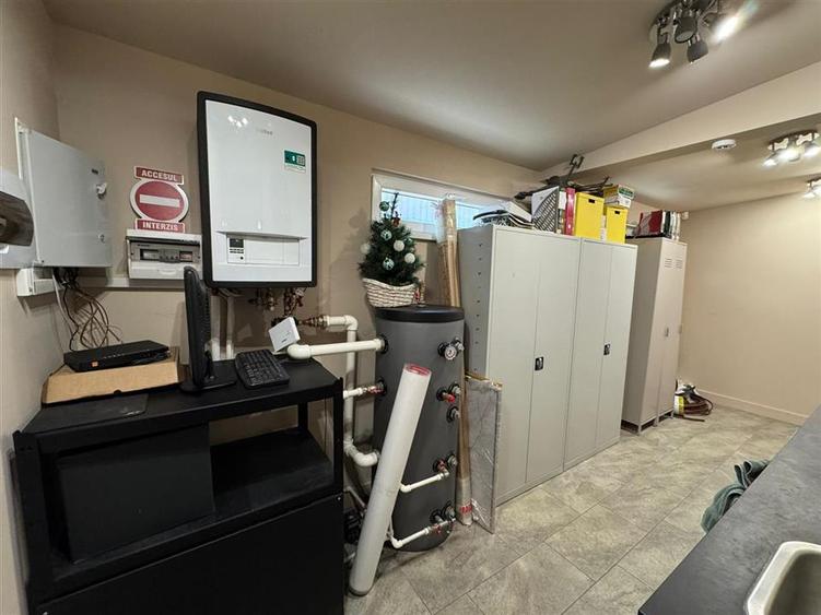 Spatiu Comercial 210 mp ,667 mp teren pe E 85 - Calea Moldovei -
