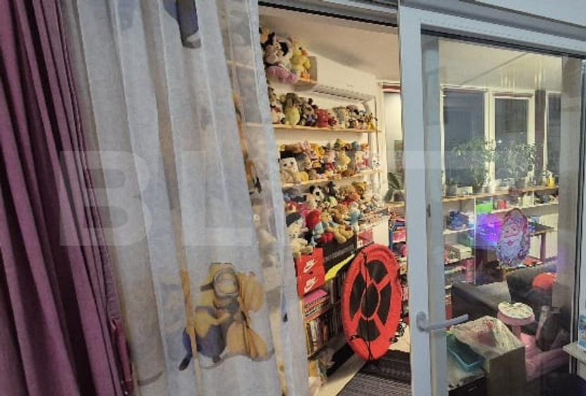 Apartament cu 3 camere, zona Porii