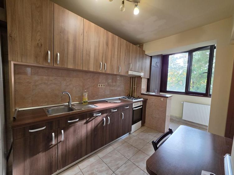 Apartament 3 camere, finisat modern, etaj 3, bloc cu lift, Brancusi