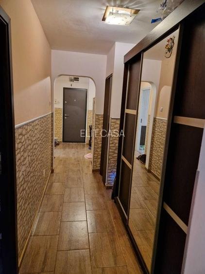 Apartament cu 3 camere decomandat, etaj intermediar, zona Garii - 2