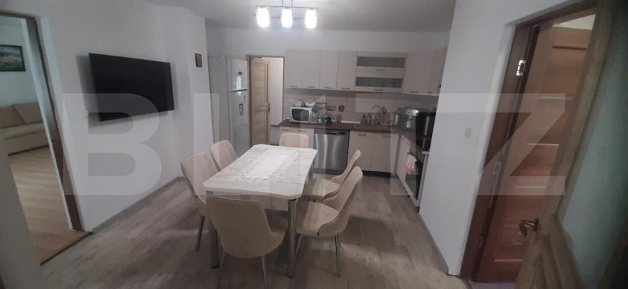 Apartament de vanzare, la casa, cu 2 camere si garaj 66 mp zona Lazaret