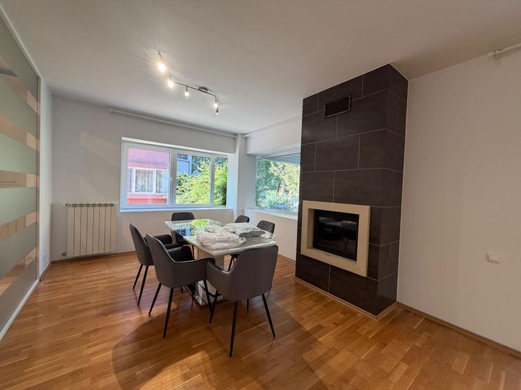 Apartament modern cu gradina, piscina comuna si spatiu de joaca copii