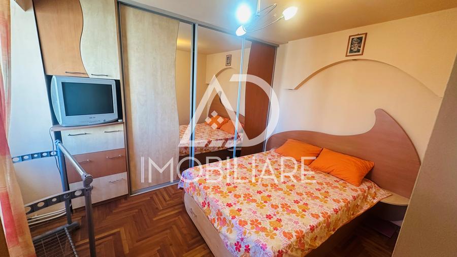Apartament cu 3 camere de închiriat – strada Republicii