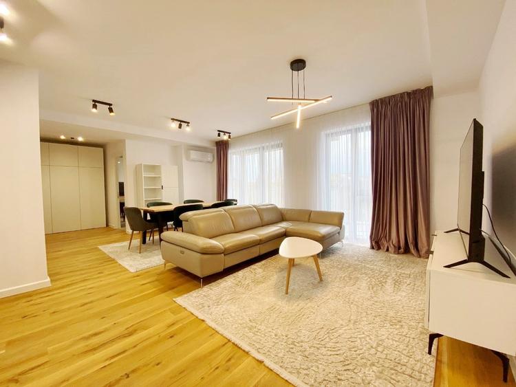 Apartament 3 camere mobilat// Petrom City// loc parcare