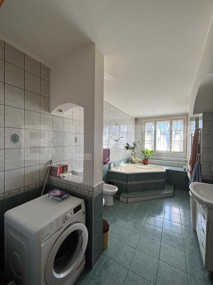 Apartament cu 3 camere, 128 mp, zona Ultracentrală