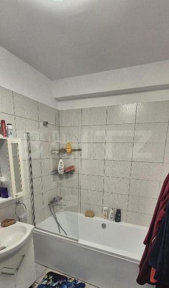 Apartament cu 3 camere, zona Porii