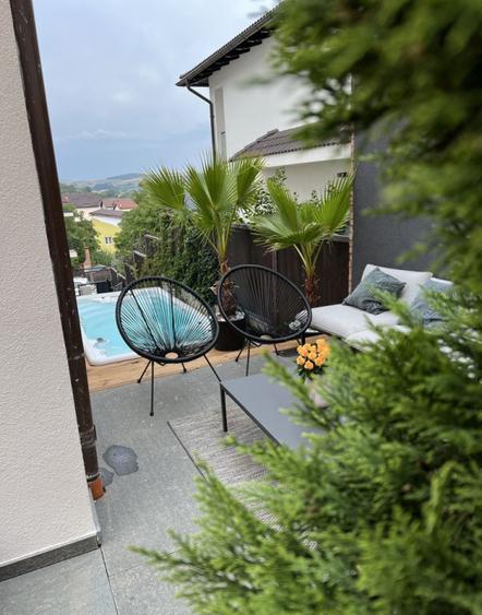 Penthouse lux in Vilă / rooftop cu barbeque / crama /jacuzzi /piscina