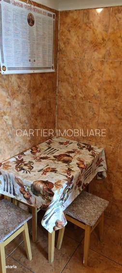 Vand apartament 3 camere zona Spitalul Judetean