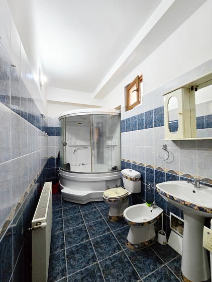 Apartament 3 camere, centrala, loc de parcare - Revolutiei