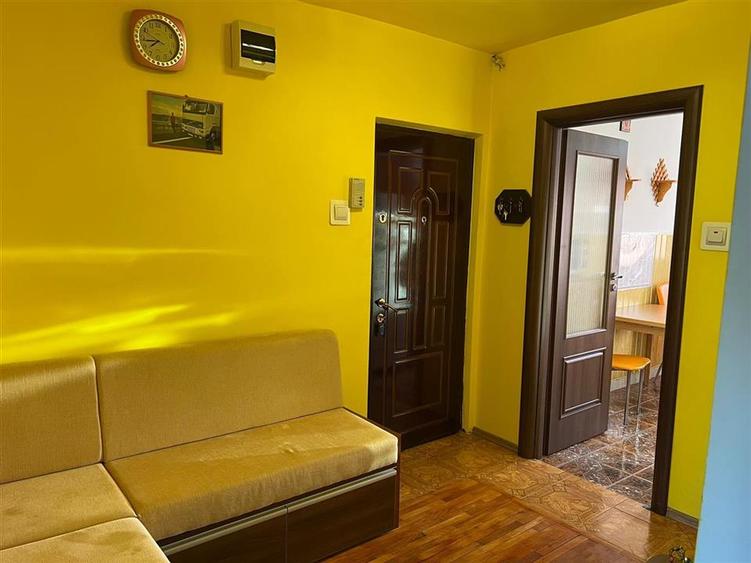 Apartament decomandat 3 camere etaj intermediar Vasile Aaron