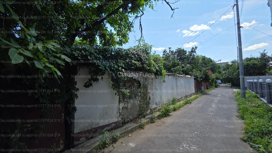 Vand teren 707mp + casa demolabila - 2