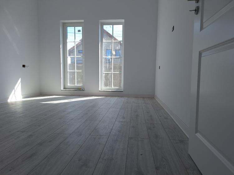 Casa individuala cu 3 camere in Sanandrei-la asfalt-toate utilitatile
