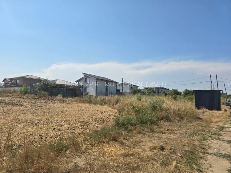 Teren de vanzare in Lazu - 10