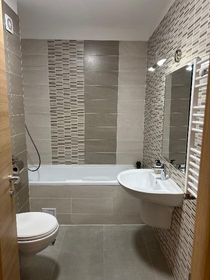Închiriez apartament Coresi Tractoru