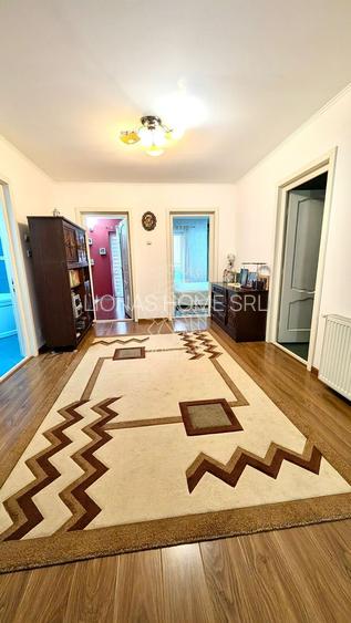 Casa 6 camere 244 mp+ Spatiu Comercial- teren 500 mp-Zona Han - 7