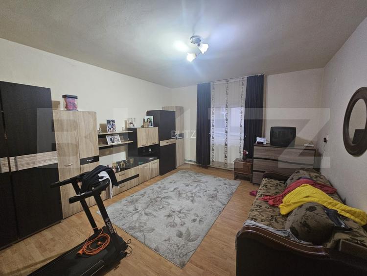Casă cu 3 camere și grădină, aproape de centrul orașului Câmpeni - 6