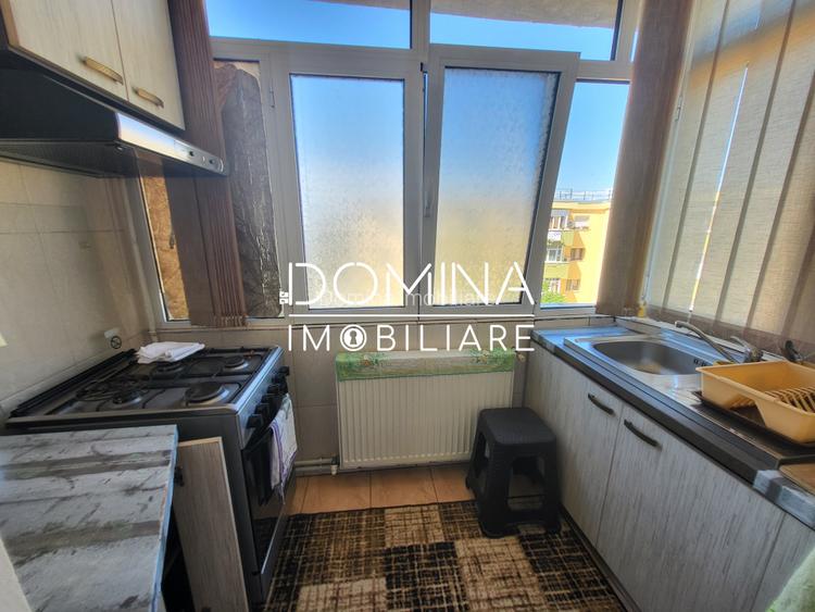 Vânzare apartament cu 2 camere în zonă semicentrală, str. Revolutiei - 10