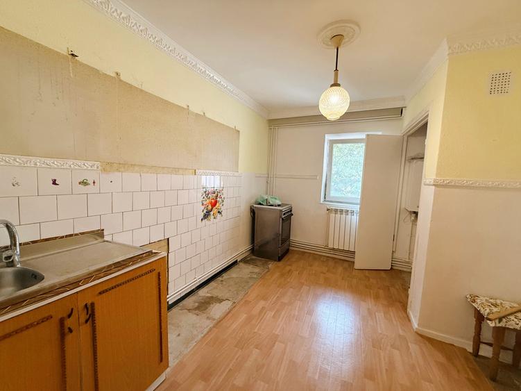 Apartament cu 4 camere lângă Mănăstirea Frumoasa - etajul 3 - bloc 1983