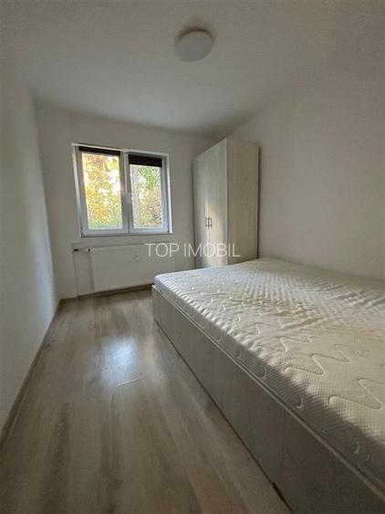 Podu Ros - Aleea Rozelor - 2 camere decomandat cu geam la baie, liber