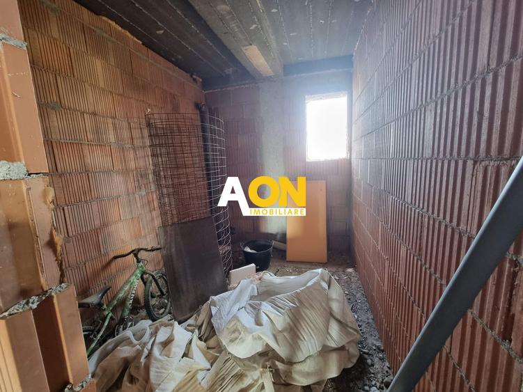 Casa la rosu,2100 mp teren,zona Micesti