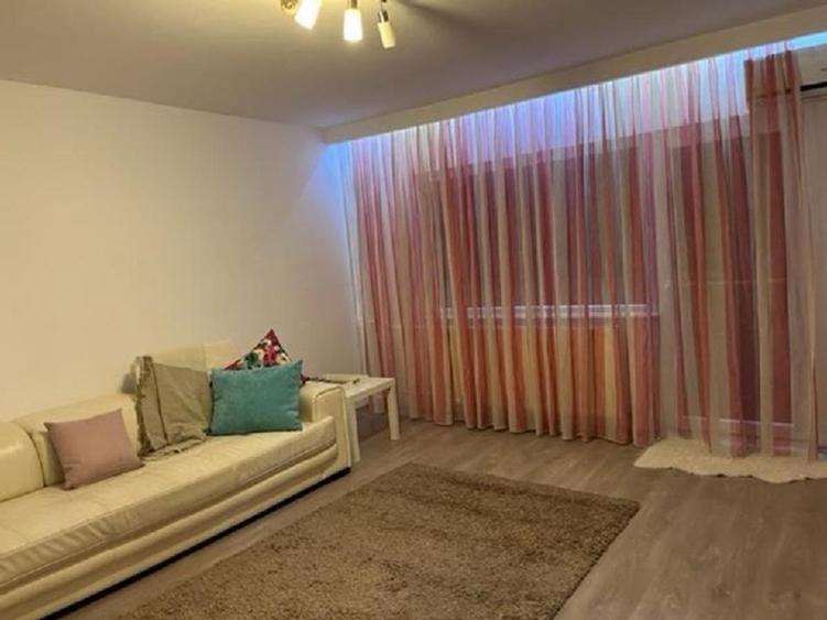 Pozitionat excelent,. direct proprietar (fara comision) , complet renovat, lux