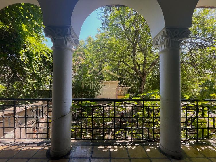 Apartament parter Piața Romană | 5 camere | Curte | 8 Locuri de Parcare