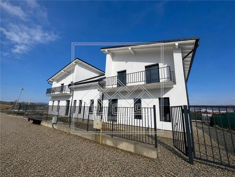 Casa tip duplex in Mohu, 4 camere, 145 mp utili, teren 195 mp