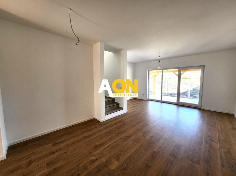Casa Individuala cu 4 camere, 3 bai, terasa, 370mp teren, Oarda de Jos