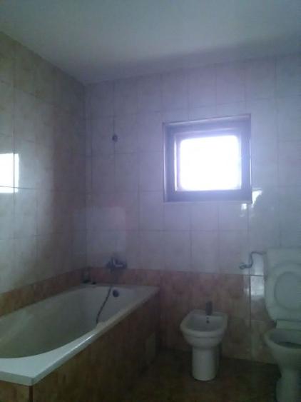 Casa 6 camere - cazare 12 persoane, Nord