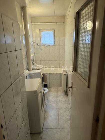 Apartament cu 2 camere, etaj 4/4, 7 Noiembrie