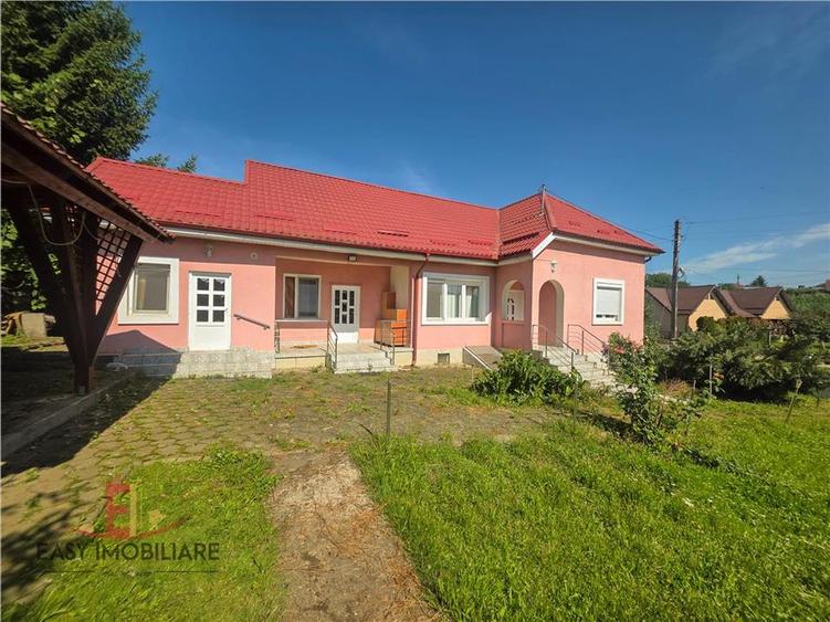 Casa de vanzare, Voiniceni, 10 arii, pivnita, 2 bucatarii, spre Unirii, Mures