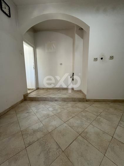 Apartament 3 camere dec 2 băi etajul 3 central Gaesti