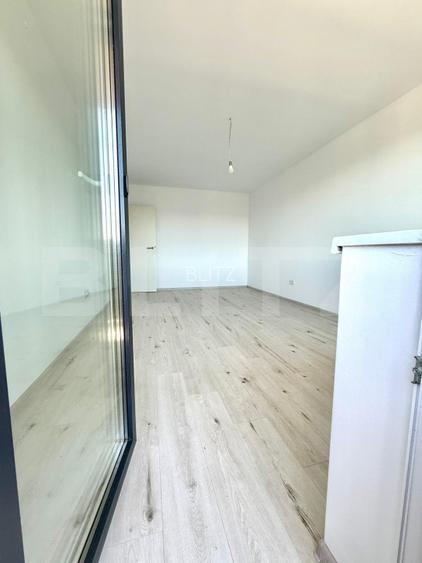 Apartament cu 2 camere decomandat, etaj 10/10 - Tractorul - 2