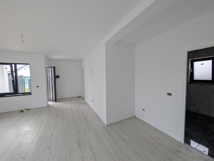 Casa 2025 Lilieci Rozelor (Apa, Canalizare, Gaz) terasa + beci