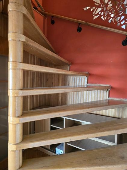 OCAZIE! APARTAMENT PE 2 NIVELE SAGUNA