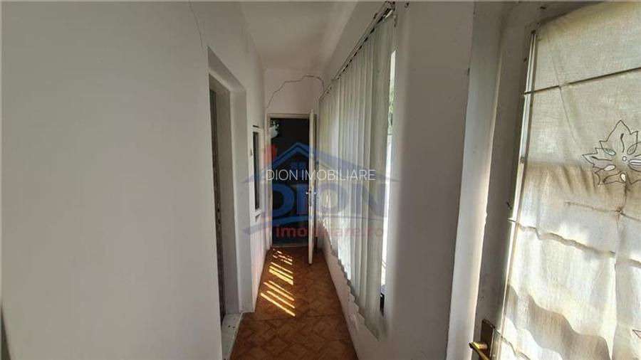 In Calarasi  - Central -Casa si teren  pe strada Grivita - 5