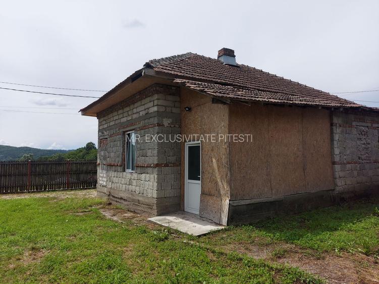 Casa de terminat in Bascov-Valea Ursului, Strada Salcamilor - 8